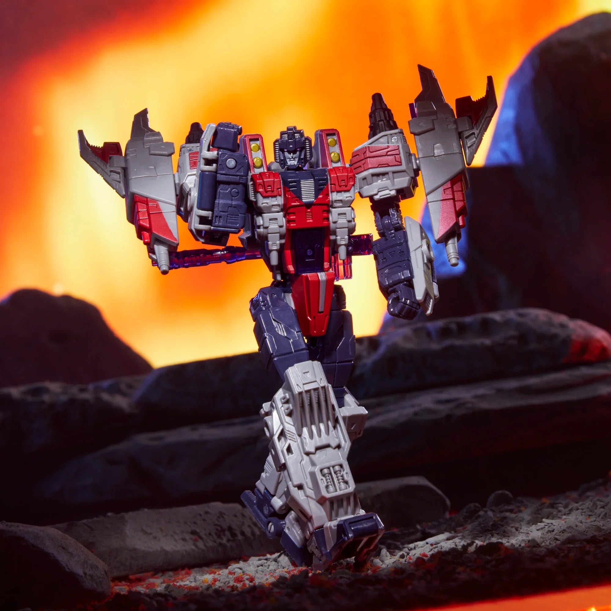 Transformers Starscream Action Figure - Con 2 Accessori Arma - Modalità Robot E Veicolo